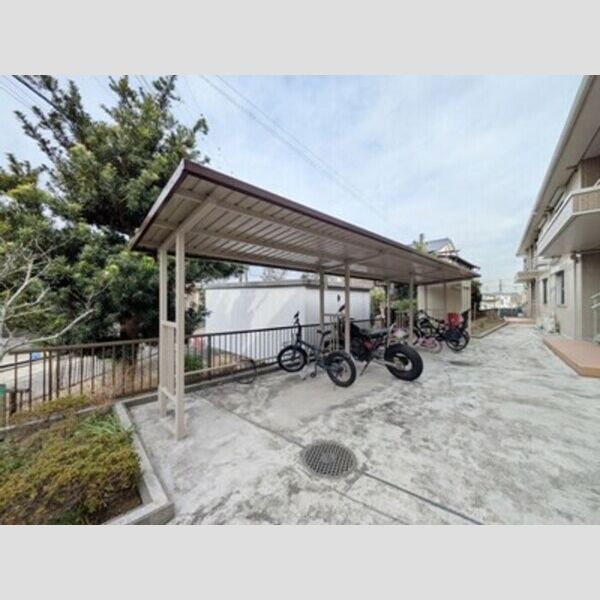 アステール 駐輪場