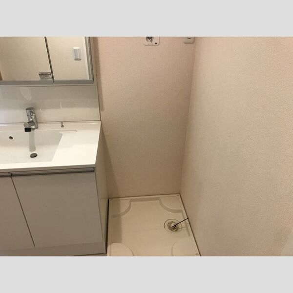 Reveur Constellation　Ⅰ番館203号室 Ⅰ203号室　洗濯機置場