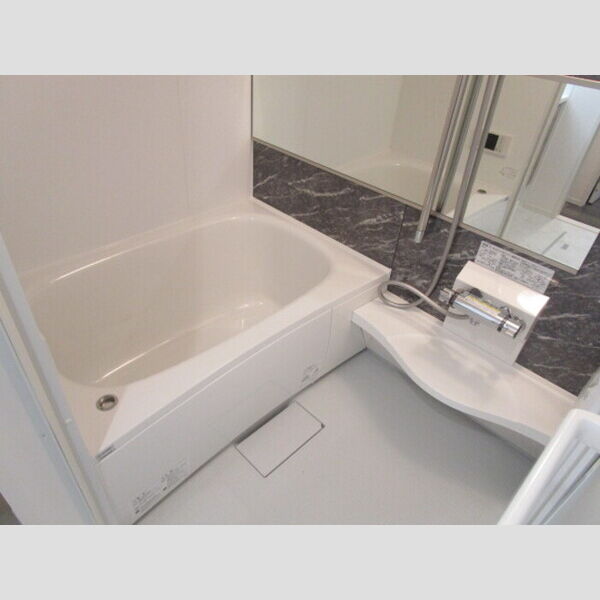 フレシール201号室 追い焚き給湯機能付き浴室