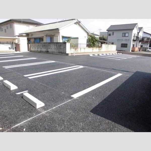 プルミエール・本庄 駐車場