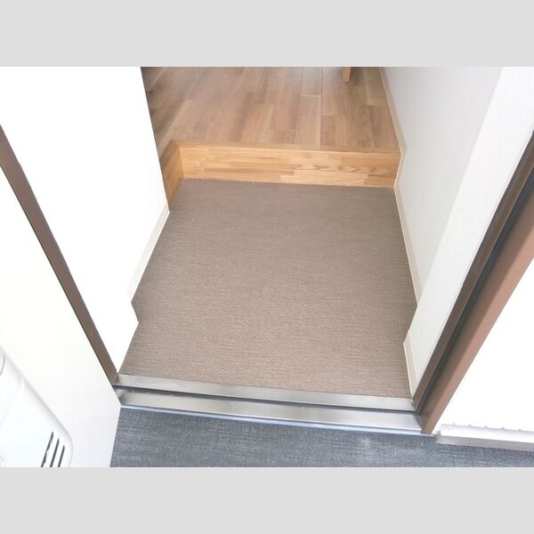 ワイズヒル 玄関