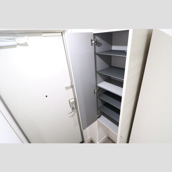 CLASSEUM桶川泉　Ⅰ102号室 玄関・シューズボックス