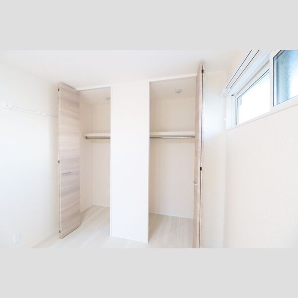 plume101号室 クローゼット(洋室6帖)