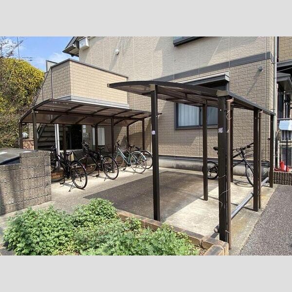 プレステージュ206号室 駐輪場
