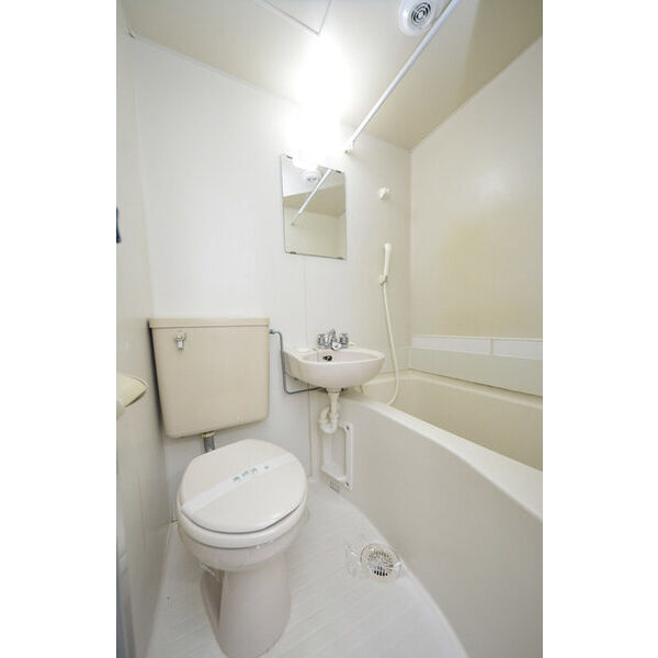 リライアンス六浦0102号室 お風呂