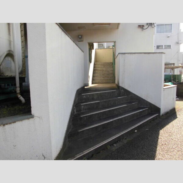 グリーンハイム桜塚 建物入口