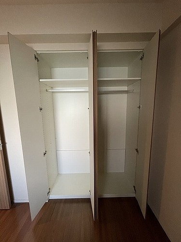 ブランズ調布サザンプレミアム クロゼット　洋室５．０畳（内装前）