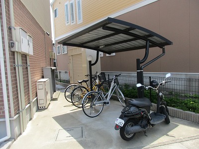 レオネクストアロサール103号室 駐輪場