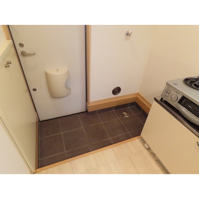 アネシス102号室 玄関