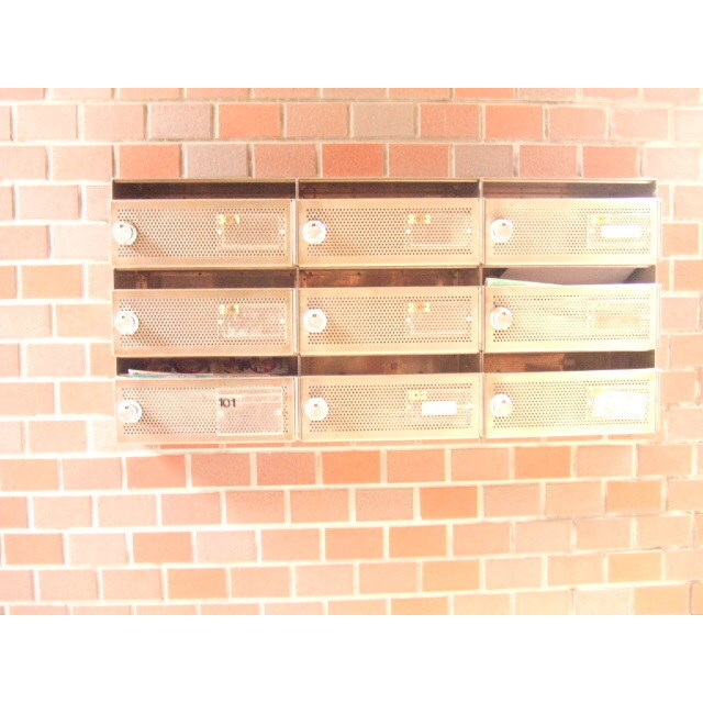 アダチハイム坂上3階 外観