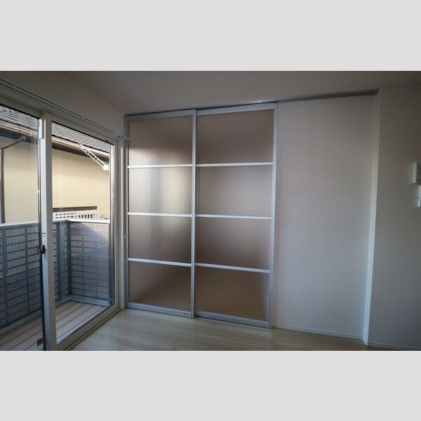 Fleuret[フルーレ]101号室 間仕切り　ライトスルースクリーン