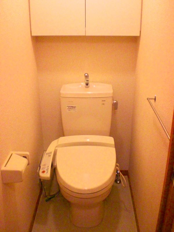 レオパレス南境205号室 温水洗浄便座