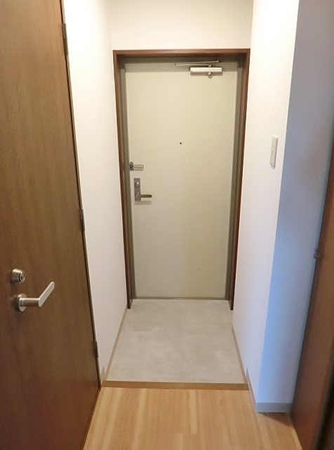 Ｋ＆Ｗガーデン 玄関