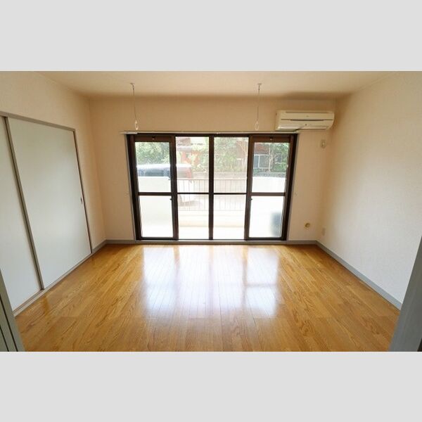 パレススリーゼ1A号室 南側洋室