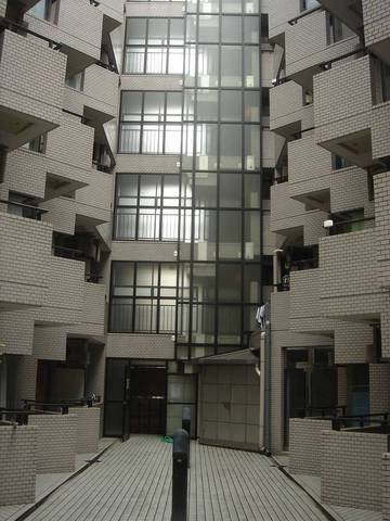 コスモシティ市ヶ谷2階 外はこのようになっています