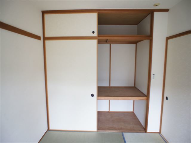 ルミエール若葉0302号室 収納