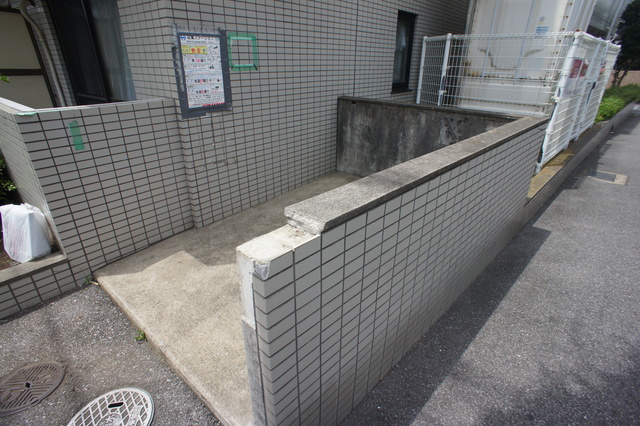 第５藤ビル0305号室 敷地内ゴミ捨て場