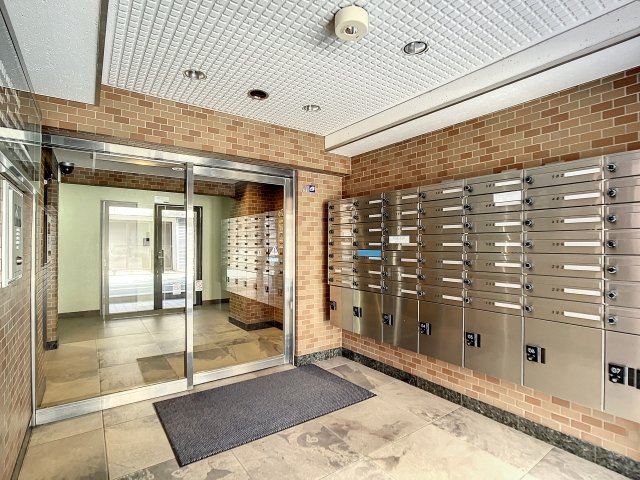 ライオンズマンション椎名町駅前通り4階 エントランス