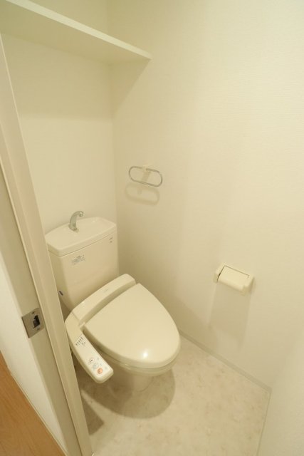 ＡｚａｌｅａＨｏｕｓｅ練馬7階 トイレ