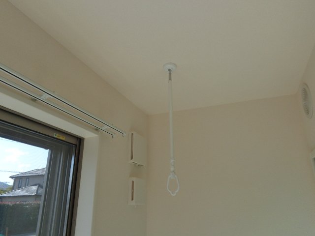ヴィラージュ弐番館 室内物干し竿