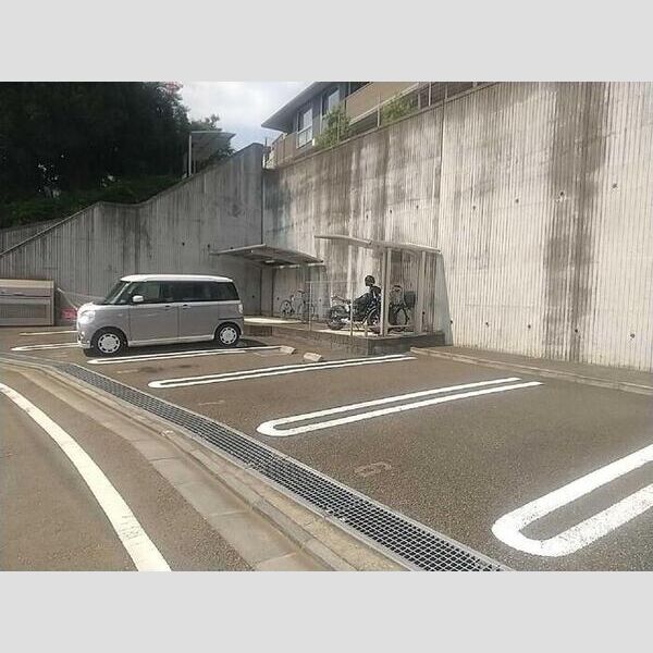 カサヴェール 駐車場