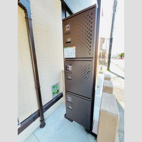 ブリーズコースト夕陽ヶ丘101号室 宅配ボックス