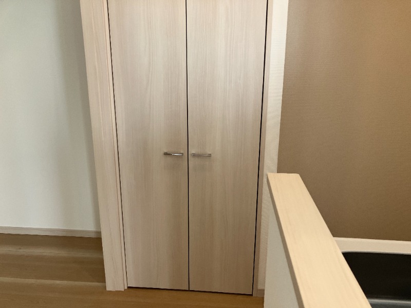 CREALpremier浅草 キッチン脇収納