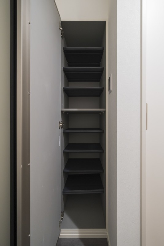 Ｃｕｌｌｉｎａｎ　ＭＡＫＵＨＡＲＩ2階 玄関