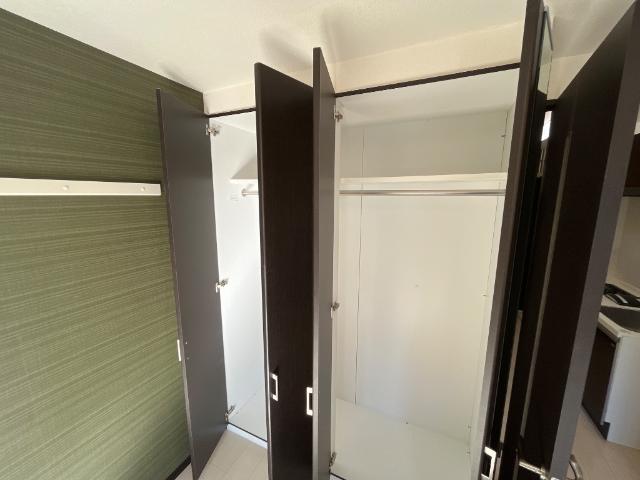 グランドロータス聖蹟202号室 クローゼット