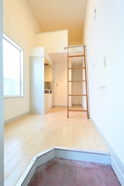 カルタス２１駒場東大前 玄関