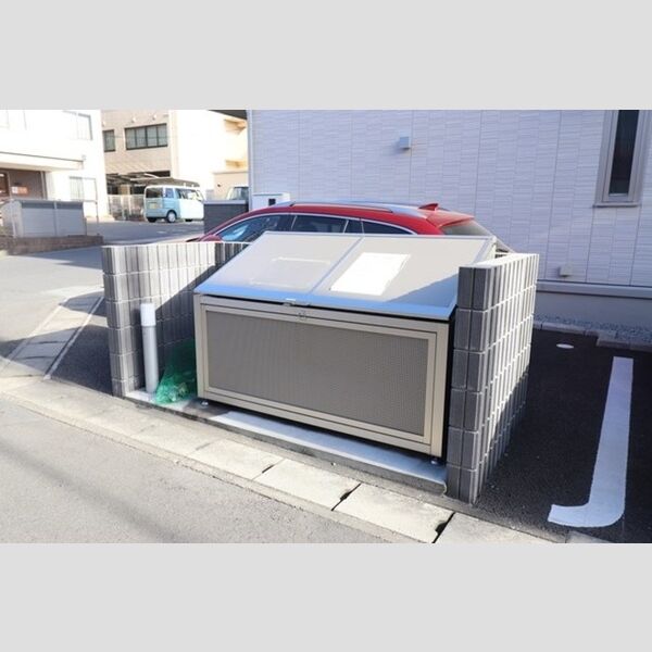 エミネンス101号室 ゴミ置き場