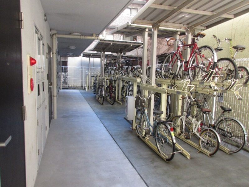 ラグジュアリーアパートメントデュオ神楽坂5階 駐輪場