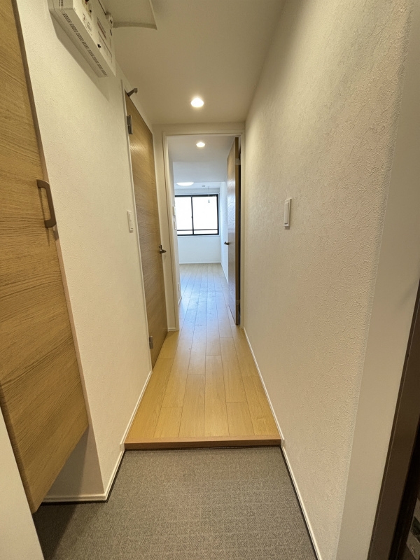 オークノワール綾瀬1階 玄関