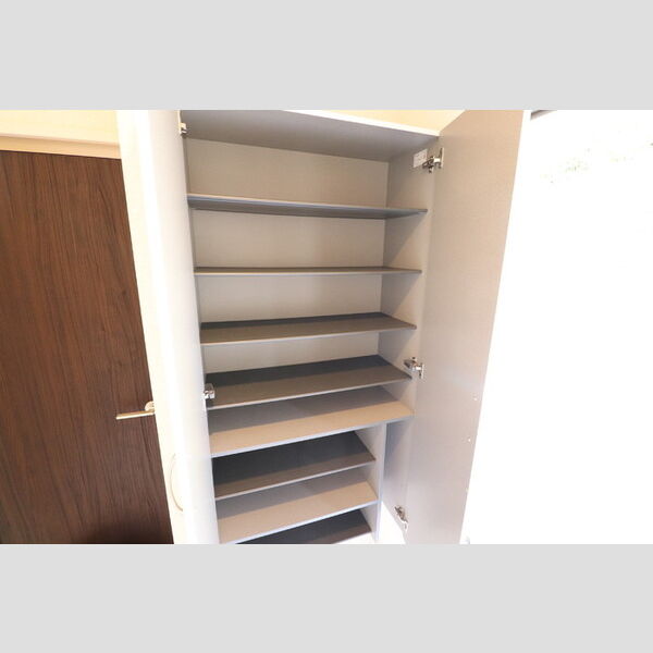 リヴェール美しが丘 玄関シューズボックス