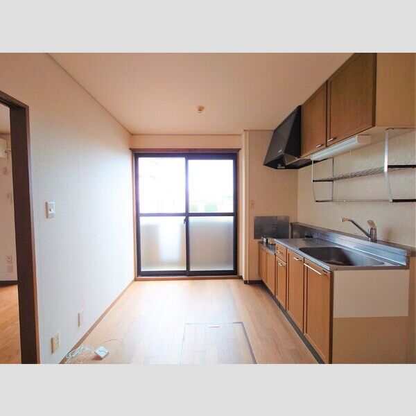 ストークコートN101号室 DK6帖(別角度)