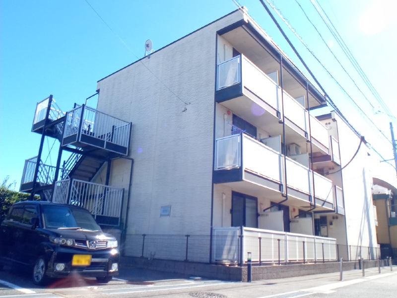 レオパレスカミーリアの外観画像