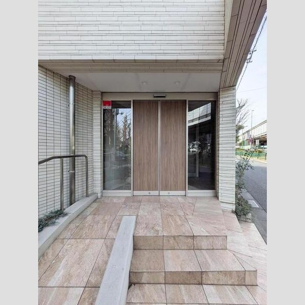 Haleakala岡本101号室 エントランス