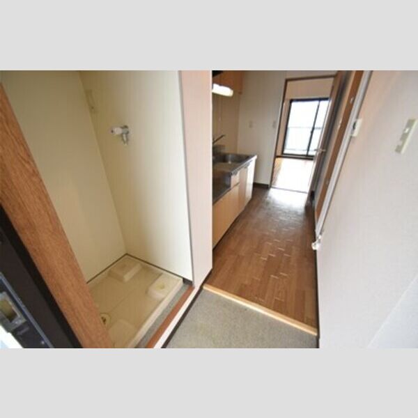 リビングタウン厚木301号室 玄関