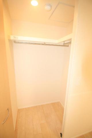 メゾン・ボヌール　大泉学園302号室 洋室収納