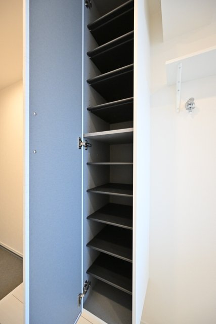 長楽町屋レジデンス5階 靴入