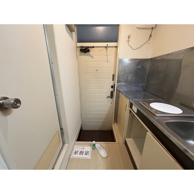 清水ハイツ 玄関