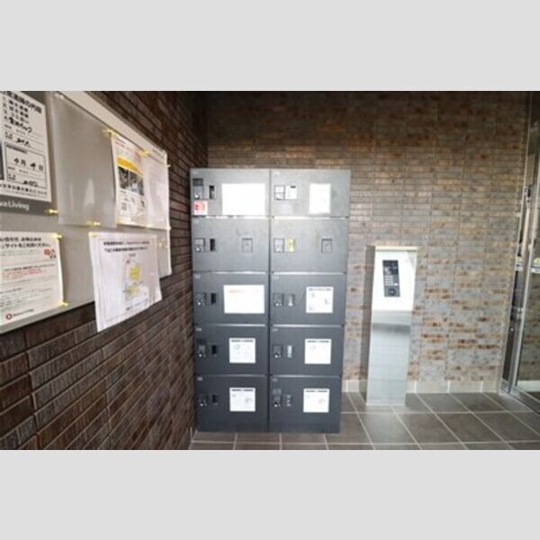 WEST COURT 結103号室 宅配ボックス