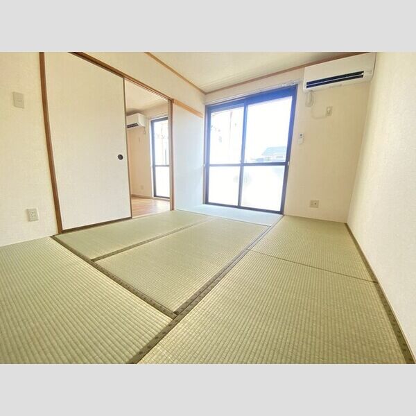 ラークヒルズ　A101号室 和室