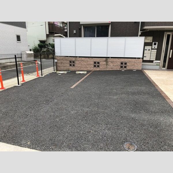 Charmant北千住 駐車場