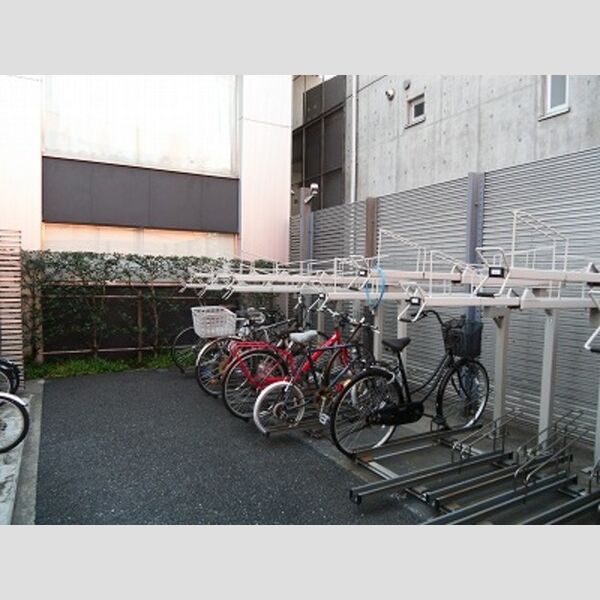 カスタリア目黒鷹番0209号室 駐輪場