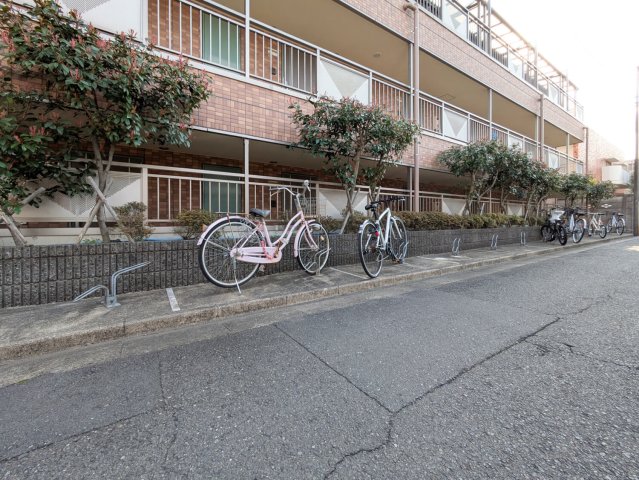 シンフォニー成城0305号室 駐輪場