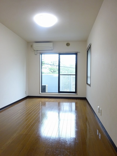 ＯＬＩＯ上北沢 リビング