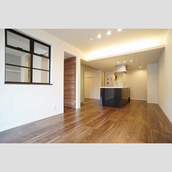 Purple7 西葛西306号室 リビング