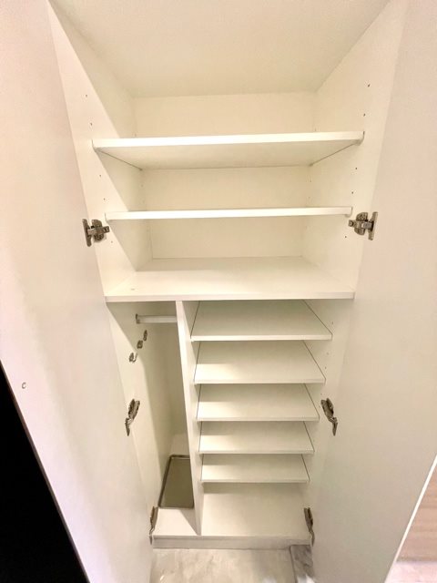 レジディア三軒茶屋Ⅲ8階 収納