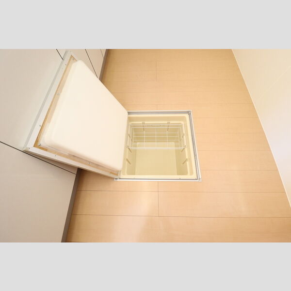 ロシェ　ヒル　Ⅱ 床下収納